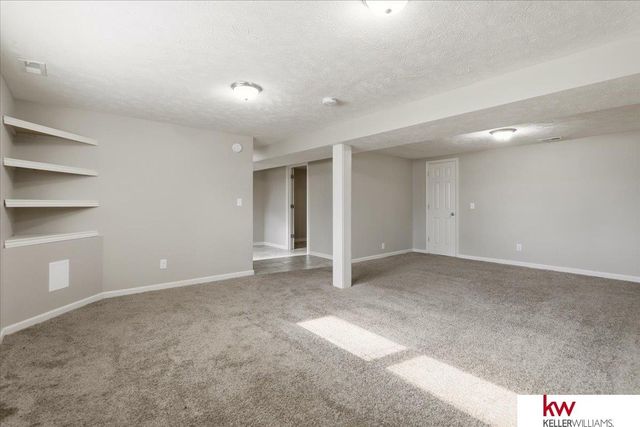 723 Dublin Drive, Papillion, NE 68046