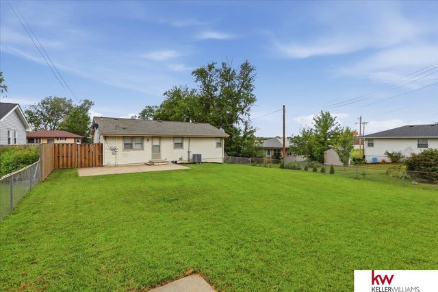 723 Dublin Drive, Papillion, NE 68046