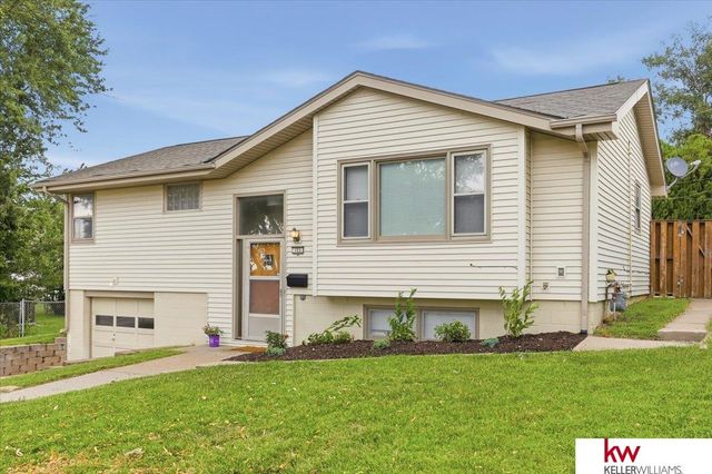 723 Dublin Drive, Papillion, NE 68046