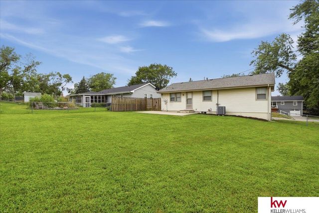 723 Dublin Drive, Papillion, NE 68046