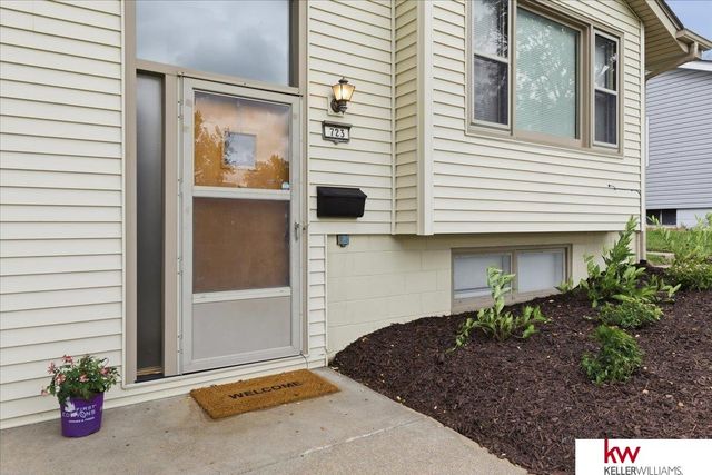 723 Dublin Drive, Papillion, NE 68046