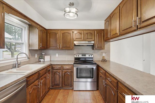 723 Dublin Drive, Papillion, NE 68046