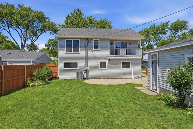 163 W Manchester Drive, Wheeling, IL 60090