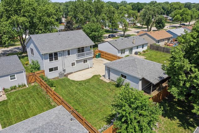 163 W Manchester Drive, Wheeling, IL 60090