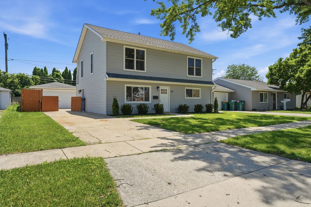 163 W Manchester Drive, Wheeling, IL 60090 — photo 2