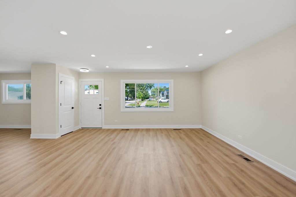163 W Manchester Drive, Wheeling, IL 60090 — photo 3
