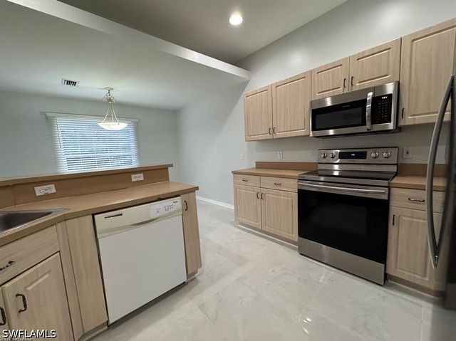 4649 Santiago LN, Bonita Springs, FL 34134