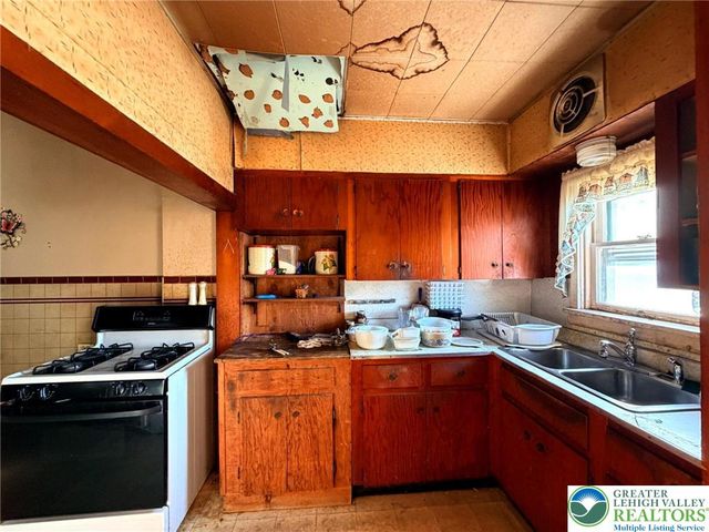 1826 washington Avenue, Northampton Boro, PA 18067