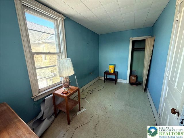 1826 washington Avenue, Northampton Boro, PA 18067