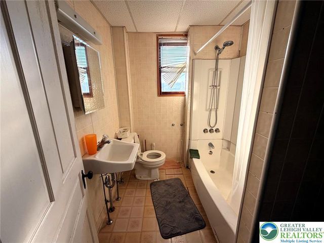 1826 washington Avenue, Northampton Boro, PA 18067