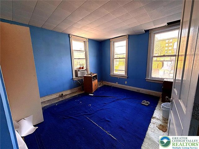 1826 washington Avenue, Northampton Boro, PA 18067