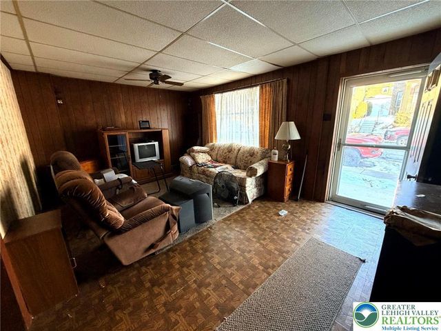 1826 washington Avenue, Northampton Boro, PA 18067