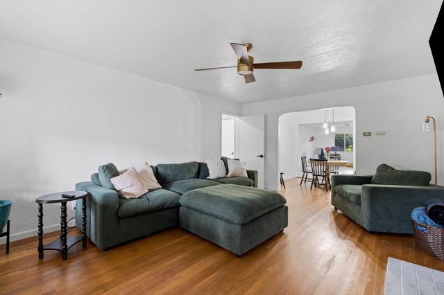 2368 Murieta Way, Sacramento, CA 95822