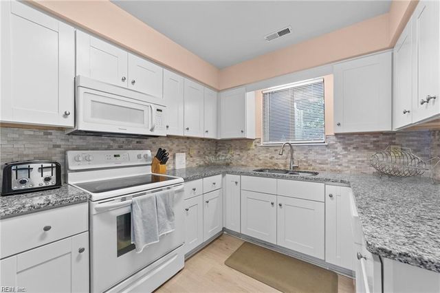 6907 Atlantic Ave Apt A, Virginia Beach, VA 23451