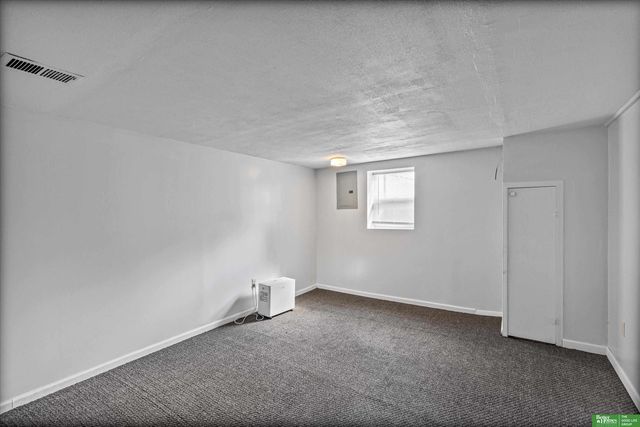 1104 N 45th Street, Omaha, NE 68132