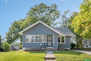 1104 N 45th Street, Omaha, NE 68132