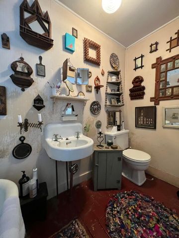 580 Commercial Street, Provincetown, MA 02657