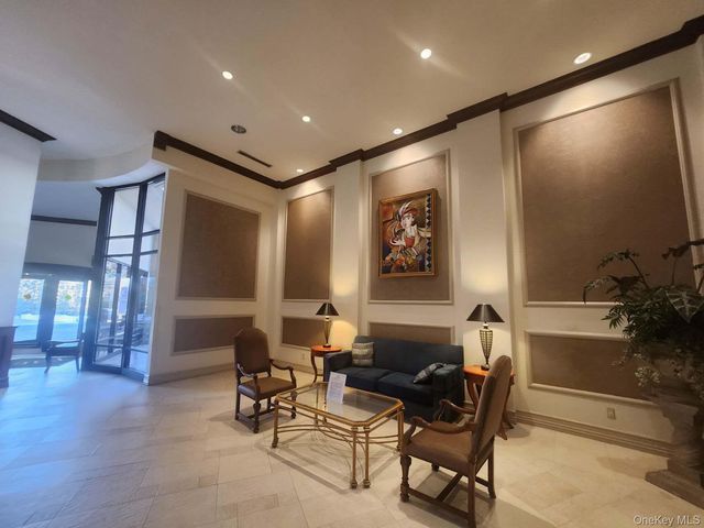 1 Bay Club 8 U, Bayside, NY 11360