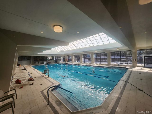 1 Bay Club 8 U, Bayside, NY 11360