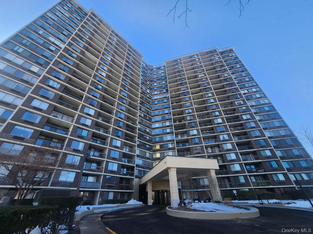1 Bay Club 8 U, Bayside, NY 11360
