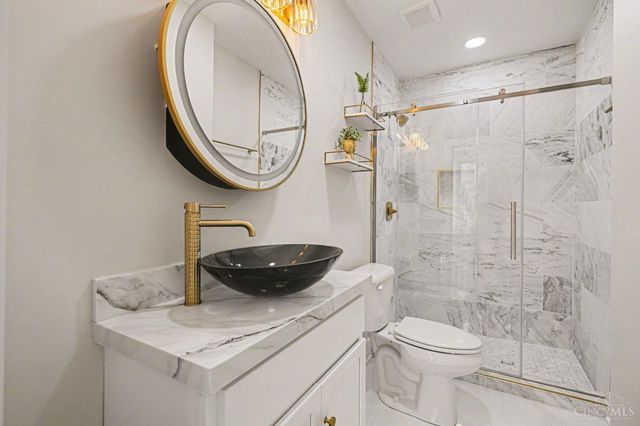 2548 Hackberry Street, Cincinnati, OH 45206