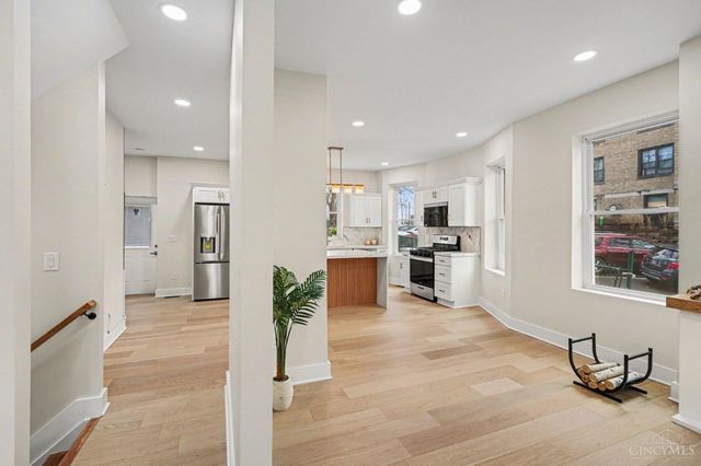 2548 Hackberry Street, Cincinnati, OH 45206