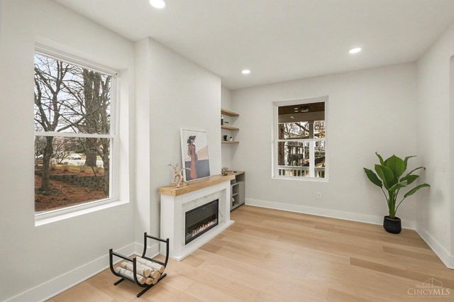 2548 Hackberry Street, Cincinnati, OH 45206