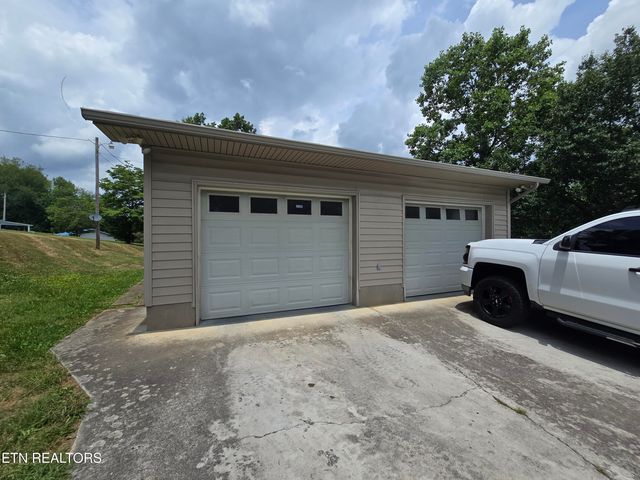 321 Cardwell Drive, Tazewell, TN 37879
