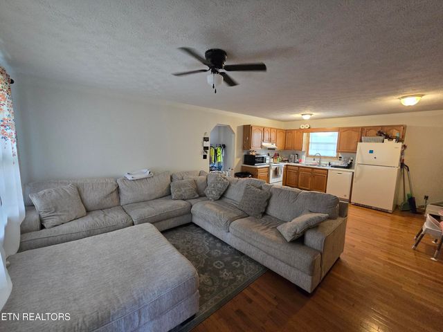 321 Cardwell Drive, Tazewell, TN 37879
