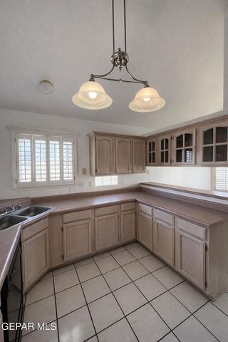 10739 WHITE SANDS Drive, El Paso, TX 79924