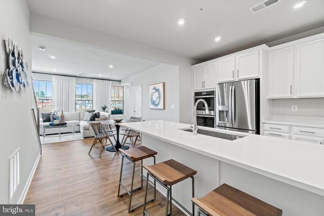 1105A DABNEY DR, Manassas Park, VA 20111