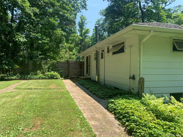9 Dogwood Hill Road, Wappingers Falls, NY 12590