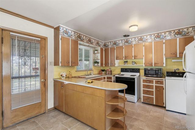 5845 W 37th Avenue, Denver, CO 80212