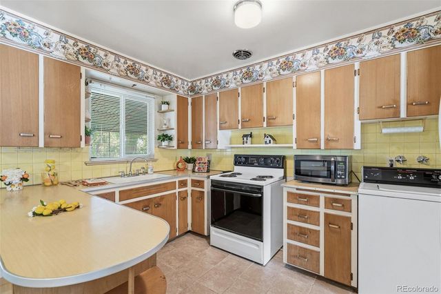 5845 W 37th Avenue, Denver, CO 80212