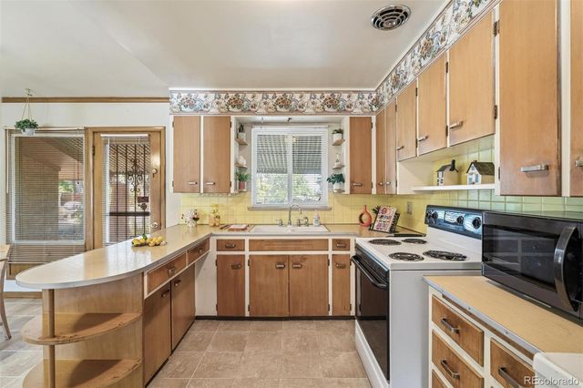 5845 W 37th Avenue, Denver, CO 80212