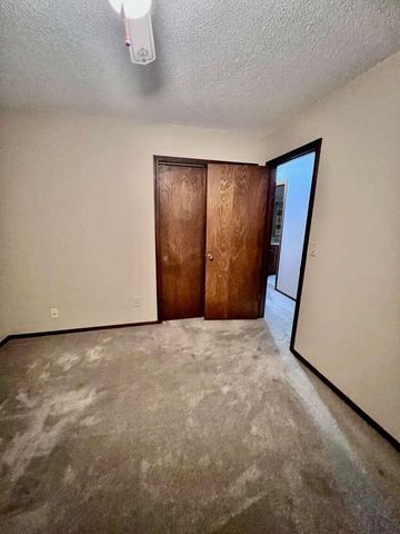 2150 E Lark Street, Springfield, MO 65804