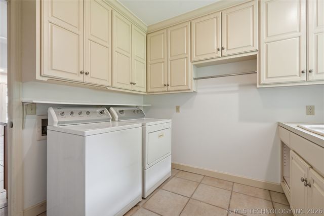 4112 S Victor Court, Tulsa, OK 74105