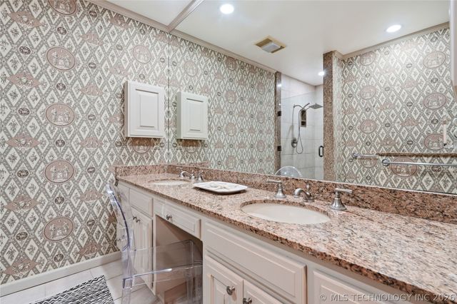 4112 S Victor Court, Tulsa, OK 74105