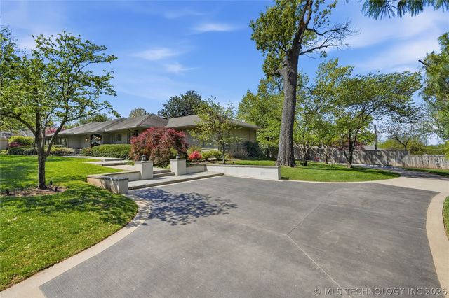 4112 S Victor Court, Tulsa, OK 74105