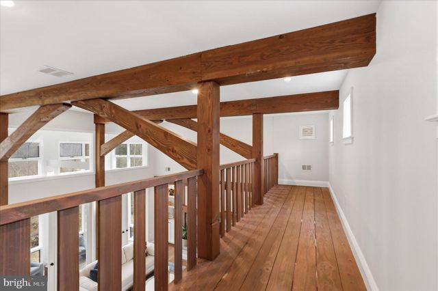 945 HICKORY RUN LN, Great Falls, VA 22066