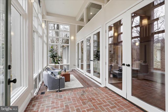 945 HICKORY RUN LN, Great Falls, VA 22066