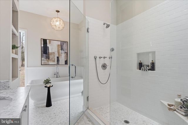 945 HICKORY RUN LN, Great Falls, VA 22066