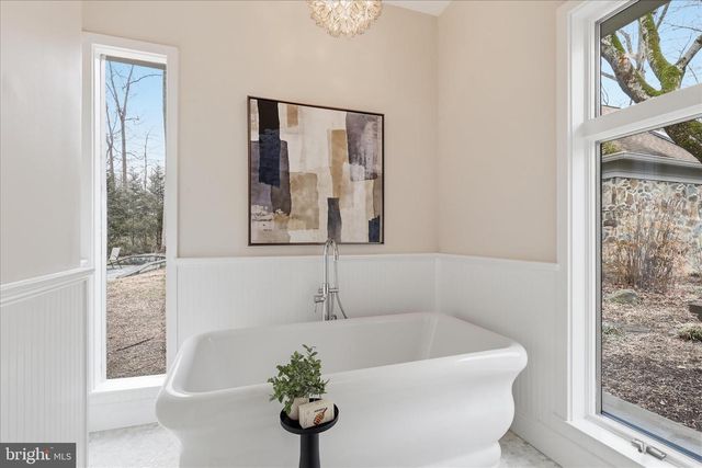 945 HICKORY RUN LN, Great Falls, VA 22066