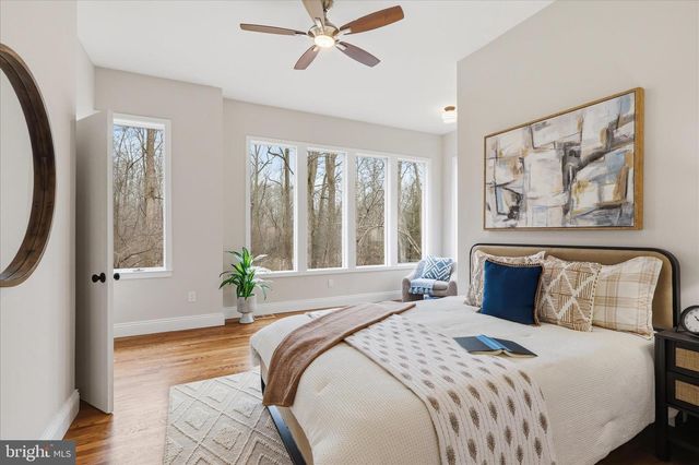 945 HICKORY RUN LN, Great Falls, VA 22066