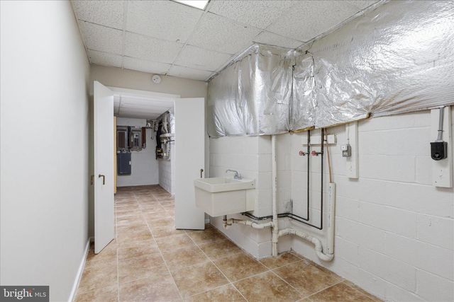 945 HICKORY RUN LN, Great Falls, VA 22066