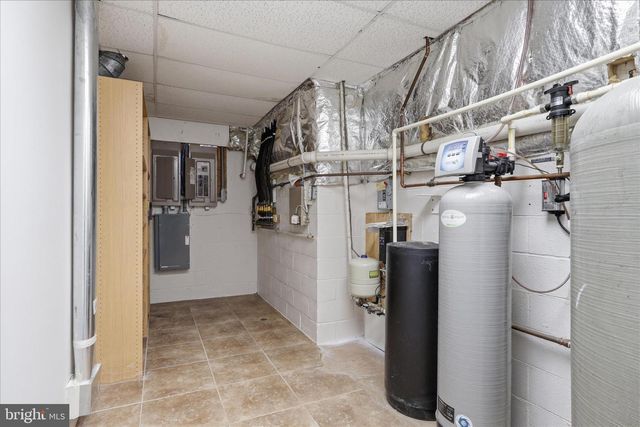 945 HICKORY RUN LN, Great Falls, VA 22066