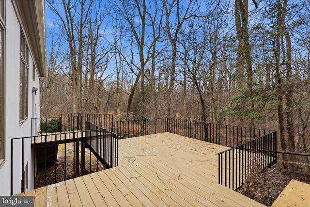 945 HICKORY RUN LN, Great Falls, VA 22066