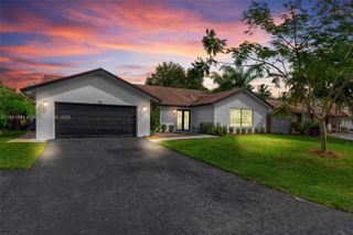 140 Torchwood Ave, Plantation, FL 33324
