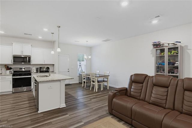 4020 Beckton Trail, Jamestown, NC 27282