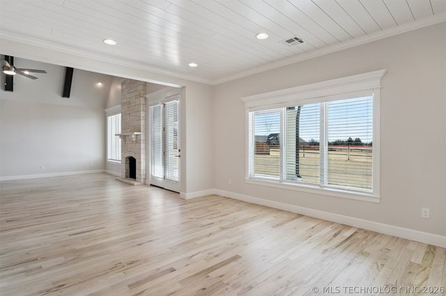 5502 E 174th Street S, Bixby, OK 74008